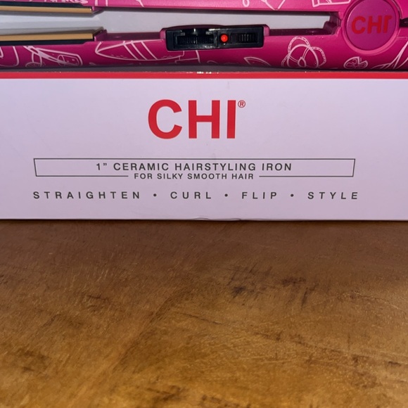CHI 1 Inch Ceramic Hairstyling Iron- Limited Edition- See You At The Beach. - Picture 3 of 6